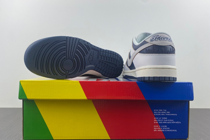 HUF x Nike SB Dunk Low NYC  FD8775-100