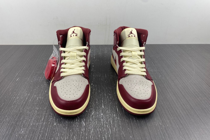 Air Jordan 1 Mid SE WMNS "Tiki Leaf"  DZ2820-601